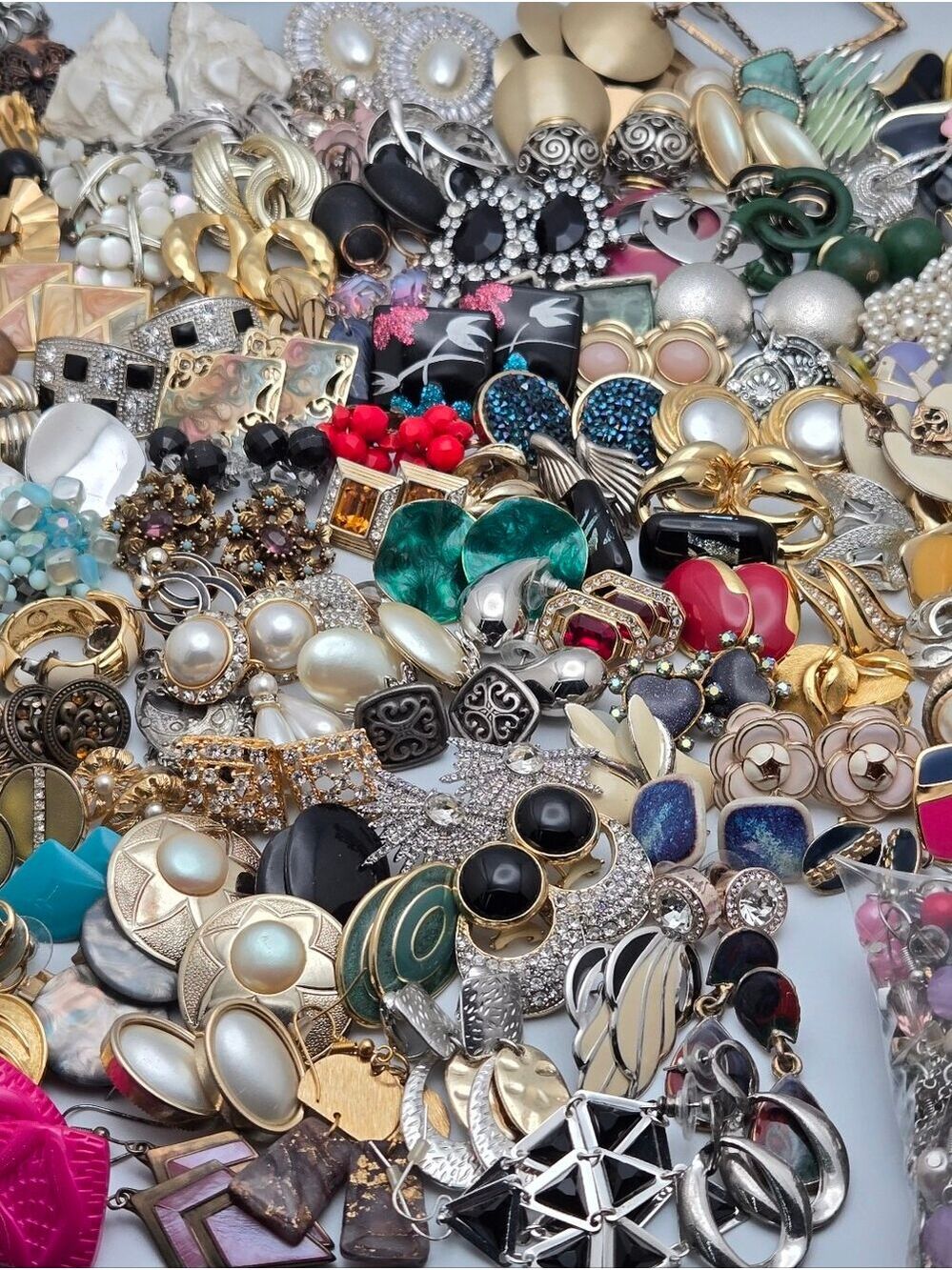 160 Pair Vintage Earring Lot + Bead Lot 4.5 Lbs Mixed Jewelry Reseller Craft